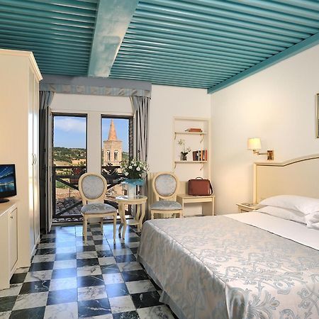 Albergo Hotel Raffaello Urbino Eksteriør billede