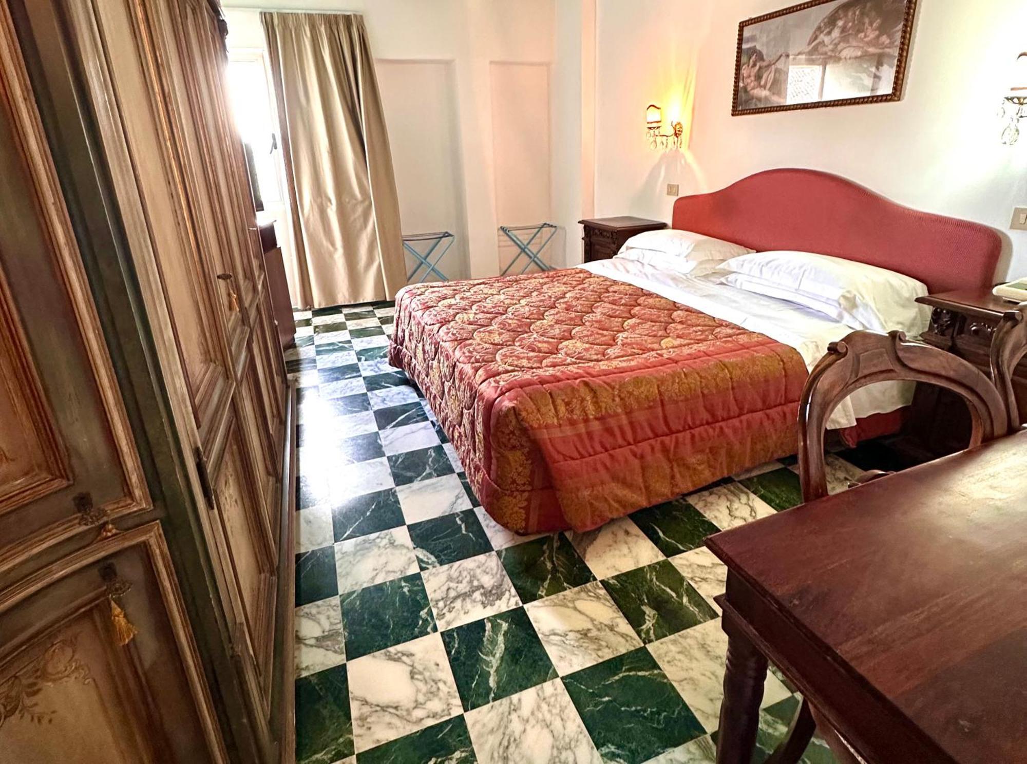 Albergo Hotel Raffaello Urbino Eksteriør billede