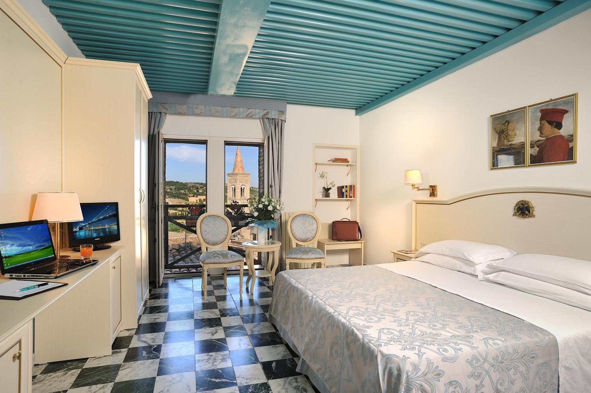 Albergo Hotel Raffaello Urbino Eksteriør billede