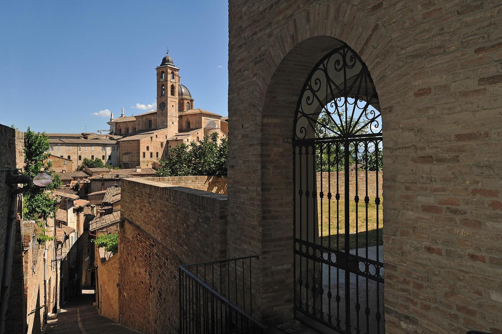 Albergo Hotel Raffaello Urbino Eksteriør billede