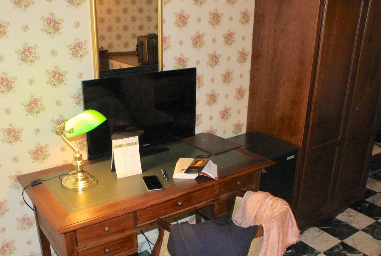 Albergo Hotel Raffaello Urbino Eksteriør billede