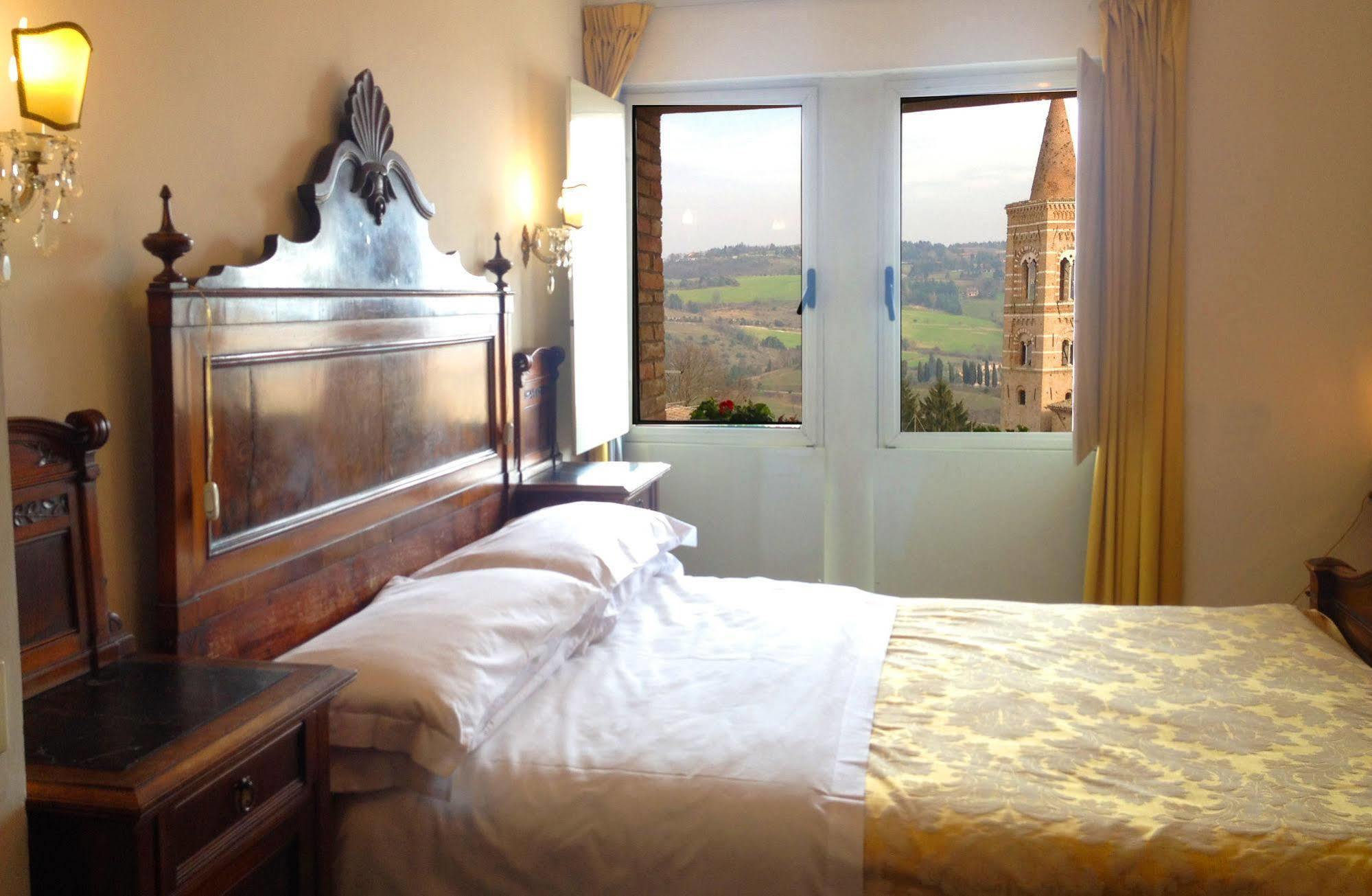 Albergo Hotel Raffaello Urbino Eksteriør billede